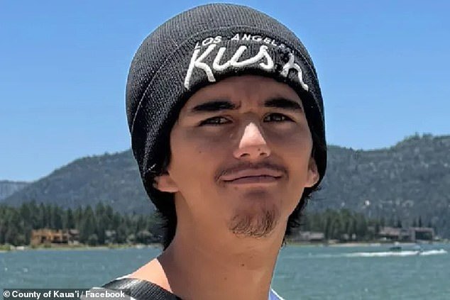 La búsqueda de un adolescente desaparecido en un viaje de pesca en Hawaii termina horrorizada cuando se descubren restos humanos