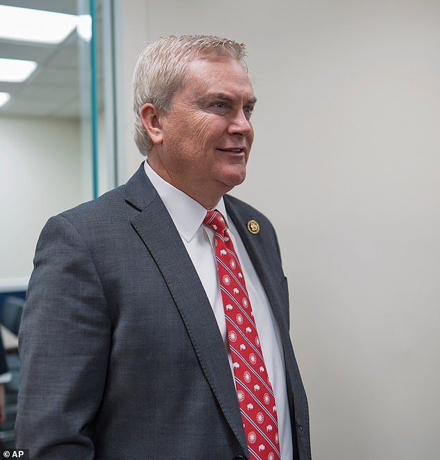 Hillary y Bill Clinton están especialmente preparados para enfrentamientos con Epstein