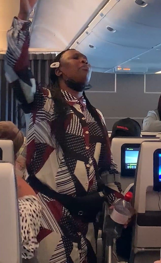 Los pasajeros de ‘Pesadilla’ de British Airways convierten el viaje en un ‘servicio religioso’ cantando y predicando durante ‘casi tres horas’