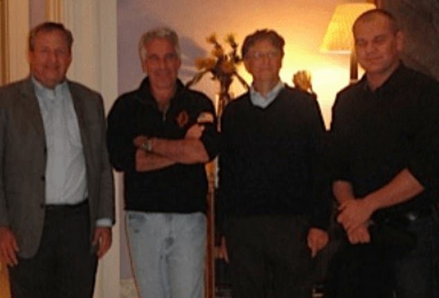 Bill Gates admitió que tuvo aventuras con dos mujeres rusas, pero insiste en que no fueron «víctimas de Epstein» y que él «no hizo nada ilegal», y se disculpó con sus empleados.