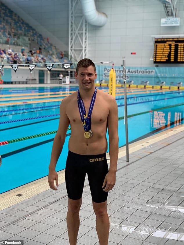 Han surgido nuevos e impactantes detalles sobre la supuesta red satánica de pedofilia en Australia, después de que la policía arrestara a su propio hombre y a un importante entrenador de natación.