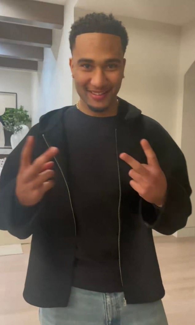 El mejor mariscal de campo de la NFL luce irreconocible después de cortarse el cabello en los cambios de temporada baja