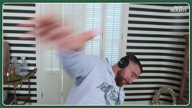 Travis Kelce se arriesga a la ira de Taylor Swift al romper su silla durante la grabación de un podcast: ‘Ella me va a matar’