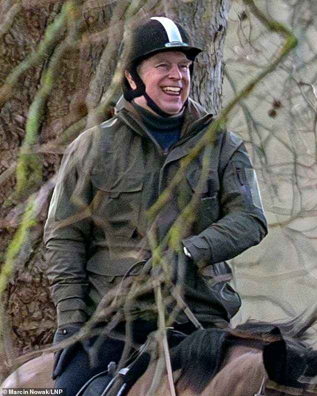 Andrew Mountbatten-Windsor tiene «prohibido montar a caballo» en Sandringham mientras los asistentes reales temen «mala forma» después del arresto por el escándalo de Epstein