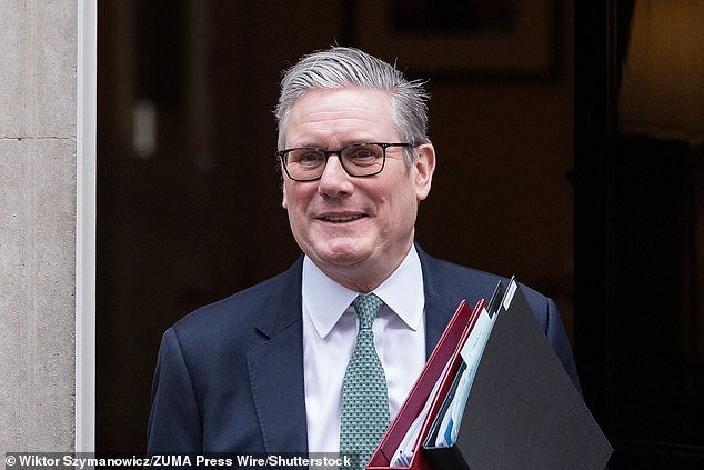 El Partido Laborista abre las puertas a los niños trans en las escuelas primarias: el gobierno podría permitir que alumnos de hasta cuatro años realicen una «transición completa» al sexo opuesto