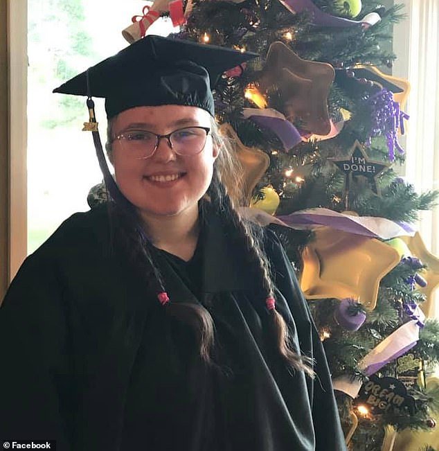 Los homenajes llegan después de que la hija de 22 años del candidato a gobernador de Minnesota fuera encontrada muerta en un ‘asesinato-suicidio’