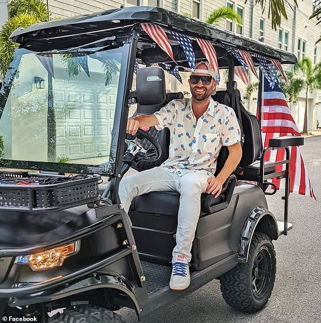 Un padre ha provocado un acalorado debate después de revelar que Southwest Airlines le había asignado una pelea a su hija de dos años.