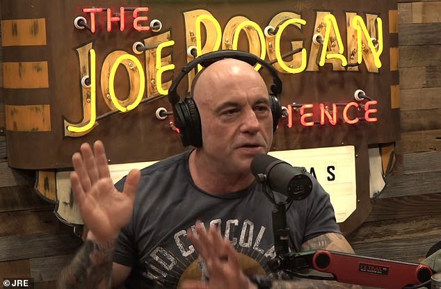 Joe Rogan explica la razón ‘loca’ para mencionar los archivos de Epstein mientras critica a Trump por llamar al escándalo ‘engaño’