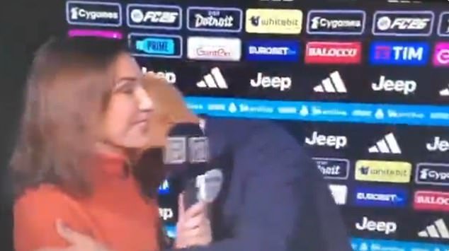 «No es acoso»: después de que un periodista de fútbol besara al entrenador de la Juventus en plena entrevista