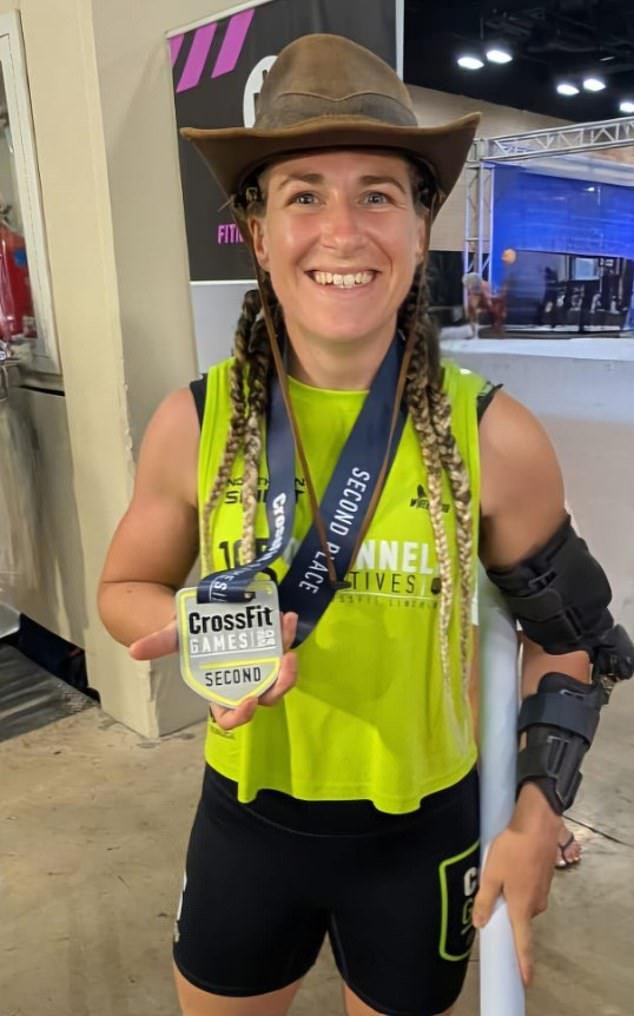 Un paraatleta convertido en soldado ganador de oro será encarcelado por mentir sobre su discapacidad en un reclamo de compensación de £ 1,7 millones después de caerse de un caballo.