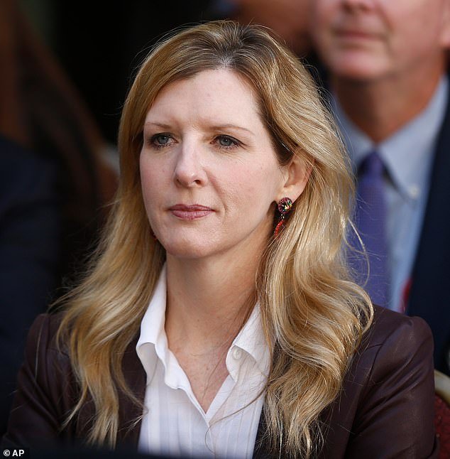 Un gélido correo electrónico de una esposa que insultó a un ejecutivo de Goldman Sachs por la aventura de su marido conmocionó a la alta sociedad… pero ahora ha surgido otro lado de la historia con un villano diferente.