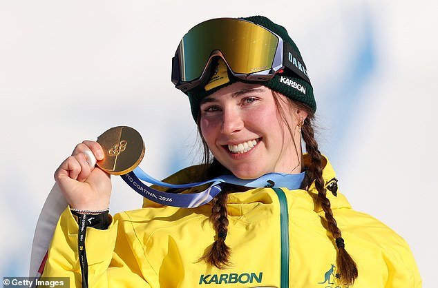 La estrella australiana Josie Buff irrumpió en el oro en la final de snowboard cross femenino, pero su compatriota Scotty James sufrió un gran dolor después de ganar la plata en el halfpipe masculino.