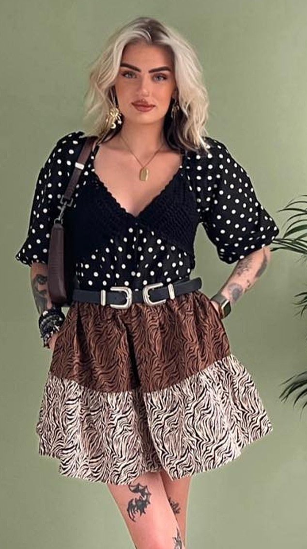 ‘Los hombres en la oficina serían los primeros en tener sexo conmigo’: una vendedora de doble acristalamiento revela la pesadilla de un jefe que se comía con los ojos y le decía: ‘Es difícil no mirarte el trasero cuando la falda cae en todos los lugares correctos’