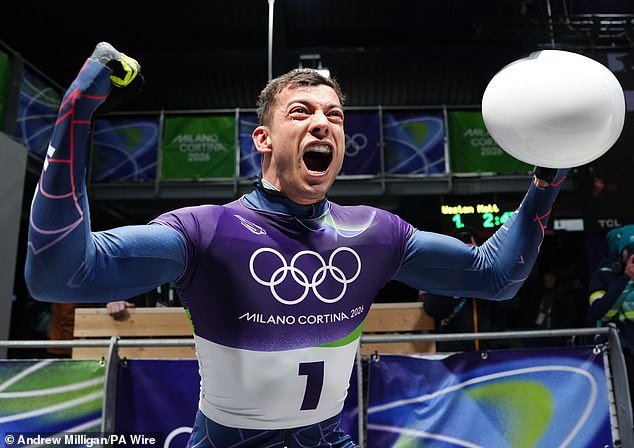 El equipo GB finalmente ganó su primera medalla en los Juegos Olímpicos de Invierno Milán-Cortina cuando Matt Weston se adjudicó el oro esquelético después de días de angustia y casi accidentes.