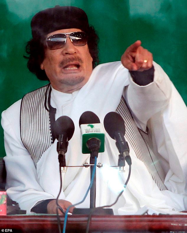 Andrew Mountbatten-Windsor intentó concertar una reunión de Jeffrey Epstein con el dictador libio Coronel Gaddafi, sugieren correos electrónicos