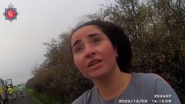 Una mujer filmada conduciendo a exceso de velocidad mata a dos personas en un accidente apenas tres semanas después de aprobar su examen