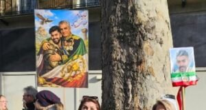 Familiares de víctimas del régimen de Irán se unen a una marcha en Londres pidiendo el derrocamiento del régimen, como dice el hijo del Shah: «Es hora de acabar con la República Islámica»