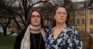 El hospital de los insectos de la muerte todavía no es seguro, le dijeron a Swinney familias desconsoladas en una carta mordaz