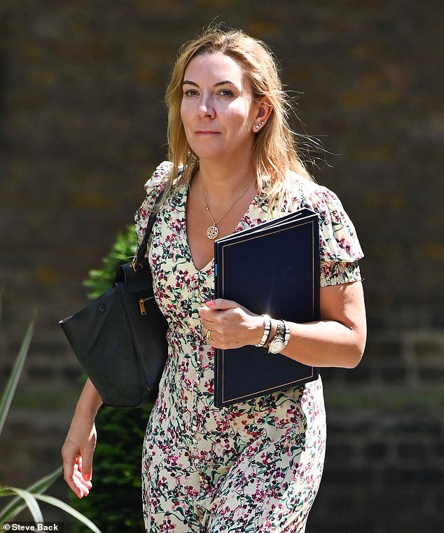 Los conservadores han pedido que se publique un informe sobre el lujoso estilo de vida de Dame para el puesto de secretaria del gabinete.