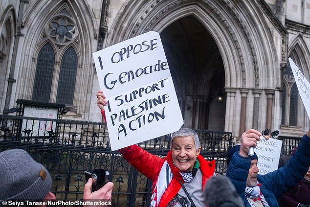 Yvette Cooper ha defendido la decisión de prohibir Acción Palestina como organización terrorista después de que los tribunales le dijeran que «no era un grupo de protesta normal».