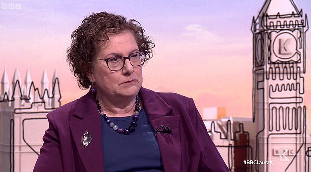 Una destacada experta en género ha advertido a los docentes que no permitan que los preadolescentes transfieran a sus hijos a la escuela, diciendo que muchos «lo superarán con la edad», incluso si las impactantes directrices laboristas lo permiten.