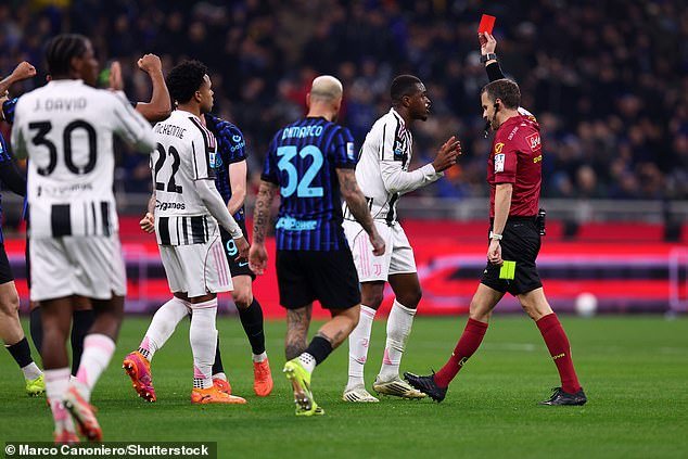 La Juventus implosiona después de una controvertida derrota ante el Inter: Giorgio Chiellini atrapado en una furiosa fila en el túnel mientras el club rechaza todos los deberes de los medios en protesta por una decisión arbitral ‘completamente inaceptable’