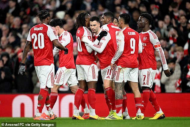 Arsenal 4-0 Wigan: Bukayo Saka brilla en un nuevo papel sorpresa y Aberechi apuesta por Mikel Arteta mientras los Gunners mantienen vivas sus cuádruples esperanzas con un impresionante triunfo en la Copa FA