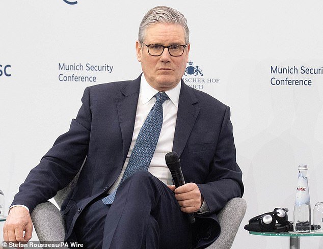 El Primer Ministro promete proteger a los niños de los chatbots de inteligencia artificial y la pornografía