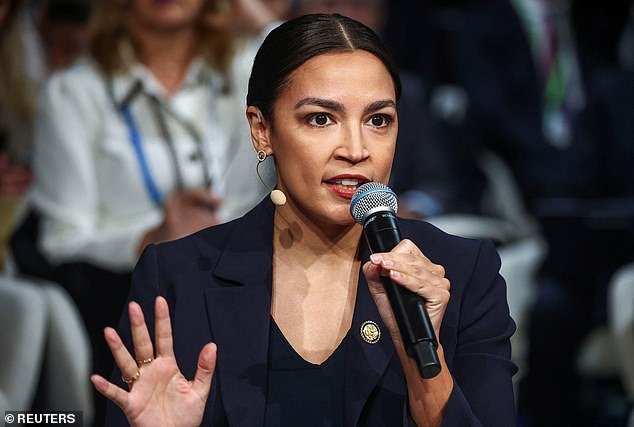 AOC advierte a los líderes europeos cuán serio es Trump acerca de la anexión de Groenlandia: «Sus amenazas no son una broma»