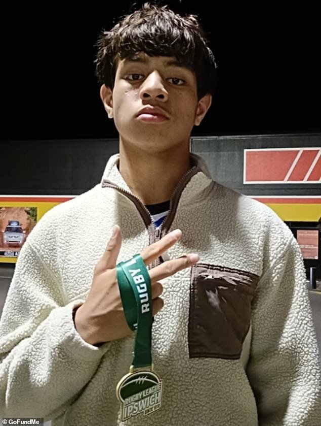 Una actualización desgarradora sobre dos jóvenes estrellas del fútbol que luchan por sus vidas después de que un automóvil fuera de control los inmovilizó contra una pared: uno de ellos está en coma.