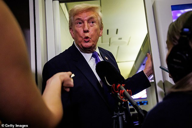 Se le preguntó a Trump sobre la «estrecha relación personal» de Christie Noem y Corey Lewandowski.