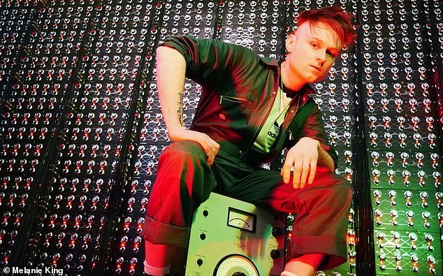 Se revela el acto de Eurovisión 2026 en el Reino Unido: el acto electrónico Mum No Computer subirá al escenario en Viena después de que el finalista ‘se quejara por comentarios inaceptables en línea’