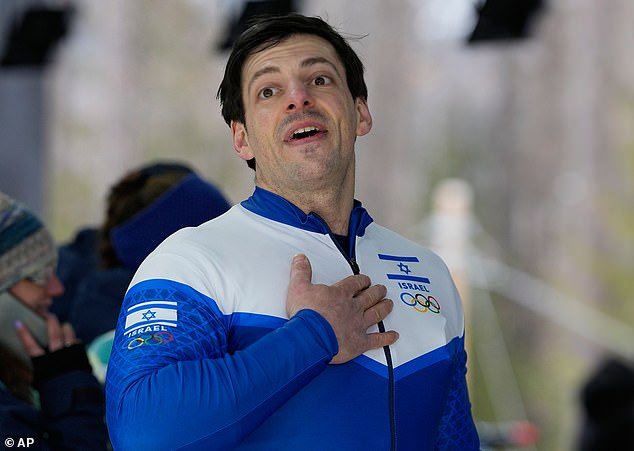 El atleta olímpico de invierno israelí está furioso por la «diatriba» del comentarista de televisión después de pasar toda la carrera llamándolo «sionista que apoya el genocidio»