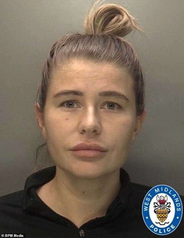 Una gángster que llevaba un Rolex y que administró más de 50.000 libras esterlinas en efectivo criminal para financiar Dubai Lifestyle fue condenada por un juez por sentirse atraída por «la buena vida que vio en oferta».