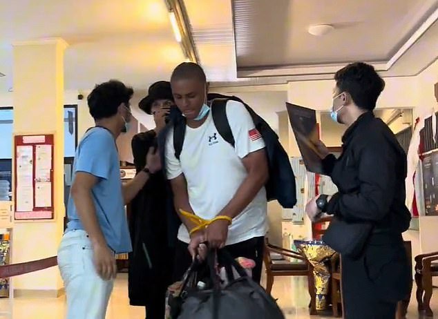 El notorio asesino de la ‘maleta’ de Bali que mató a la madre de su novia estadounidense con un plato de frutas y escondió el equipaje dentro para poder acceder a un fondo fiduciario de 1,5 millones de dólares y dice que planea ‘disfrutar de la vida’