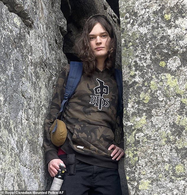 Las publicaciones de tiradores escolares transgénero en OpenAI hicieron sonar las alarmas meses antes de la mortal masacre canadiense