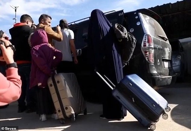 Un giro de pasaporte en la historia de las novias de ISIS se prepara para regresar a Australia en cuestión de días