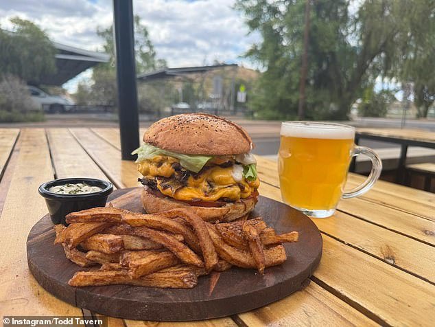 Los australianos deben ser conscientes de una nueva regla en los pubs en una ciudad del interior devastada por el crimen