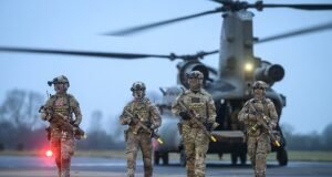 Gran Bretaña se enfrenta al «momento de 1936», advierten los jefes de defensa al primer ministro: los jefes militares y de inteligencia exigen duplicar el gasto laborista en medio de una dura advertencia de que las fuerzas del Reino Unido están «huecas y no están preparadas para la guerra»