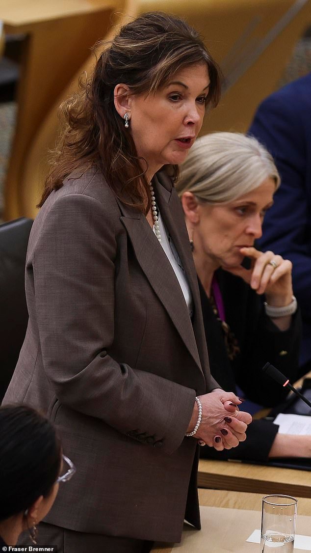 Jefe de justicia escocés: ‘No soy corrupto’… El abogado Murrell hace una negación extraordinaria en una sesión informativa