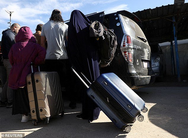 Uno de los suburbios más musulmanes de Australia – Pauline Hanson dice que la gente «no puede ir» – ante el inminente regreso de las novias de ISIS: Daily Mail sale a la calle