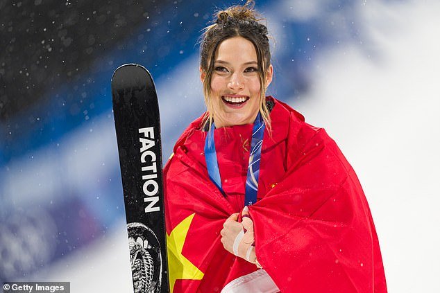 Aileen Gu dice que fue «abusada físicamente» por decidir competir por China en EE.UU.