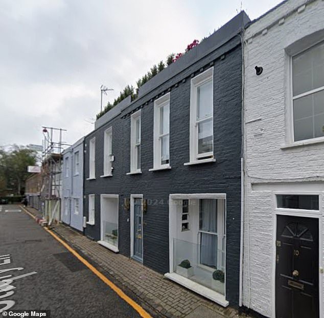 Una adinerada pareja francesa recibió la orden de derribar los maceteros del tejado de su casa de £2,5 millones en Notting Hill después de una amarga disputa de planificación con vecinos «hostiles».