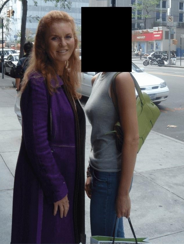 Epstein ‘financió a Fergie durante 15 años’: la última bomba de Sarah Ferguson mientras nuevos correos electrónicos revelan a una exduquesa pedófila deshonrada que apoyó financieramente poco después del divorcio de Andrew en 1996