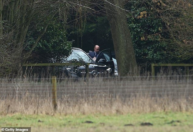 ¿Quién sabe del ataque que sacudió a la familia real? La oficina de la ministra del Interior, Shabana Mahmood, proporcionó información anticipada sobre el arresto de Andrew.