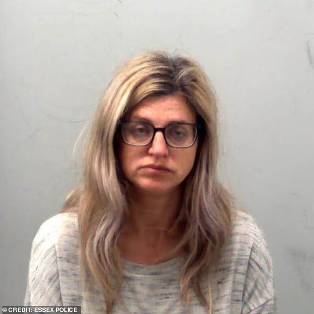 La ex abogada de ‘Dine-and-dash’ está prófuga de nuevo: sigue prófuga a pesar de cuatro órdenes de arresto