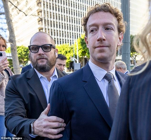 Los guardaespaldas de Mark Zuckerberg son despedidos por usar nuevas metagafas para escoltarlo a la sala del tribunal
