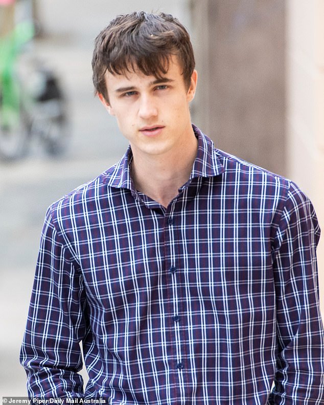 Por qué el colegial de Scots College Ethan Ungerbock vuelve a salir libre después de ataques ‘muy, muy extraños’ a su novia