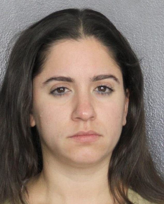 Madre borracha deja a sus hijos en Uber con un conductor extraño durante dos horas, excusas descaradas captadas por la cámara