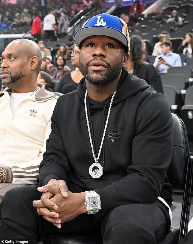 ¡Floyd Mayweather ha vuelto! El campeón invicto regresará al boxeo luego de un próximo enfrentamiento con Mike Tyson